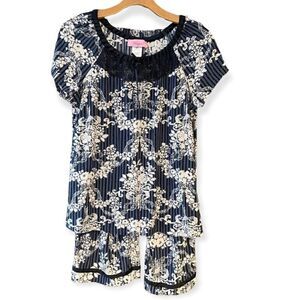 Whispers Sz S Black White Floral 2 Piece Pajamas Short Sleeve Top Capri Bottoms